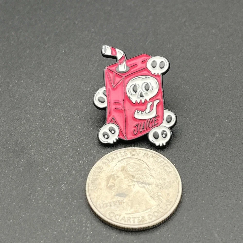 Death Juice Box Skulls Lapel Hat‎ Pin